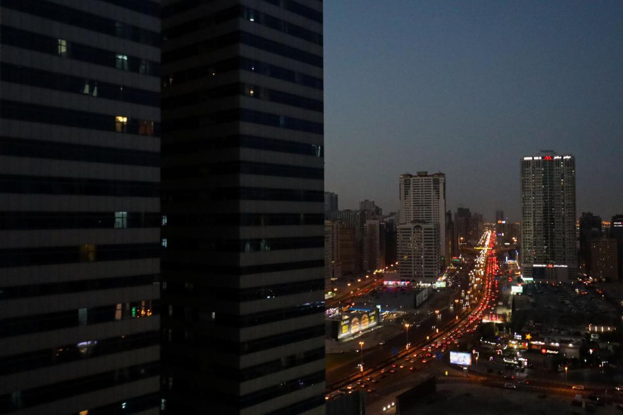Al Azmy 116 Hotel Шарджа Екстер'єр фото